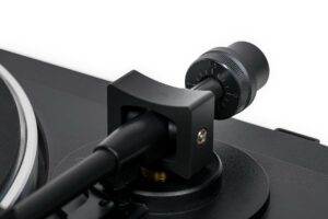 THORENS TD 101 A Fully Automatic Two-Speed Turntable