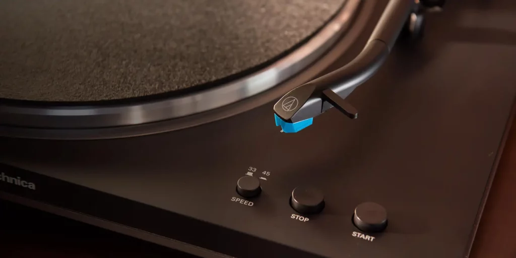 Top 5 Turntables Reviewed: Denon, Audio Technica, and Rega Models for All Audiophiles 9 Top 5 Turntables Reviewed