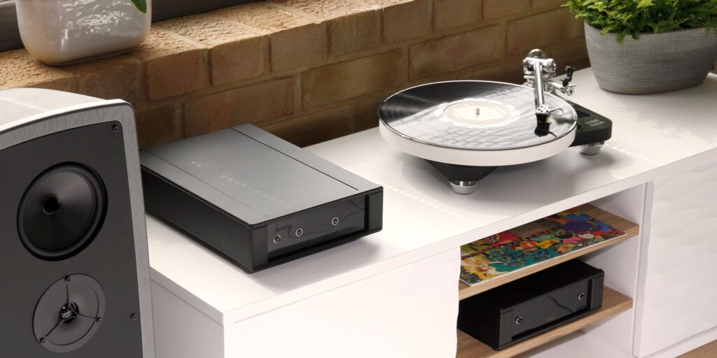 Rega Naia Turntable 7 Rega Naia Turntable